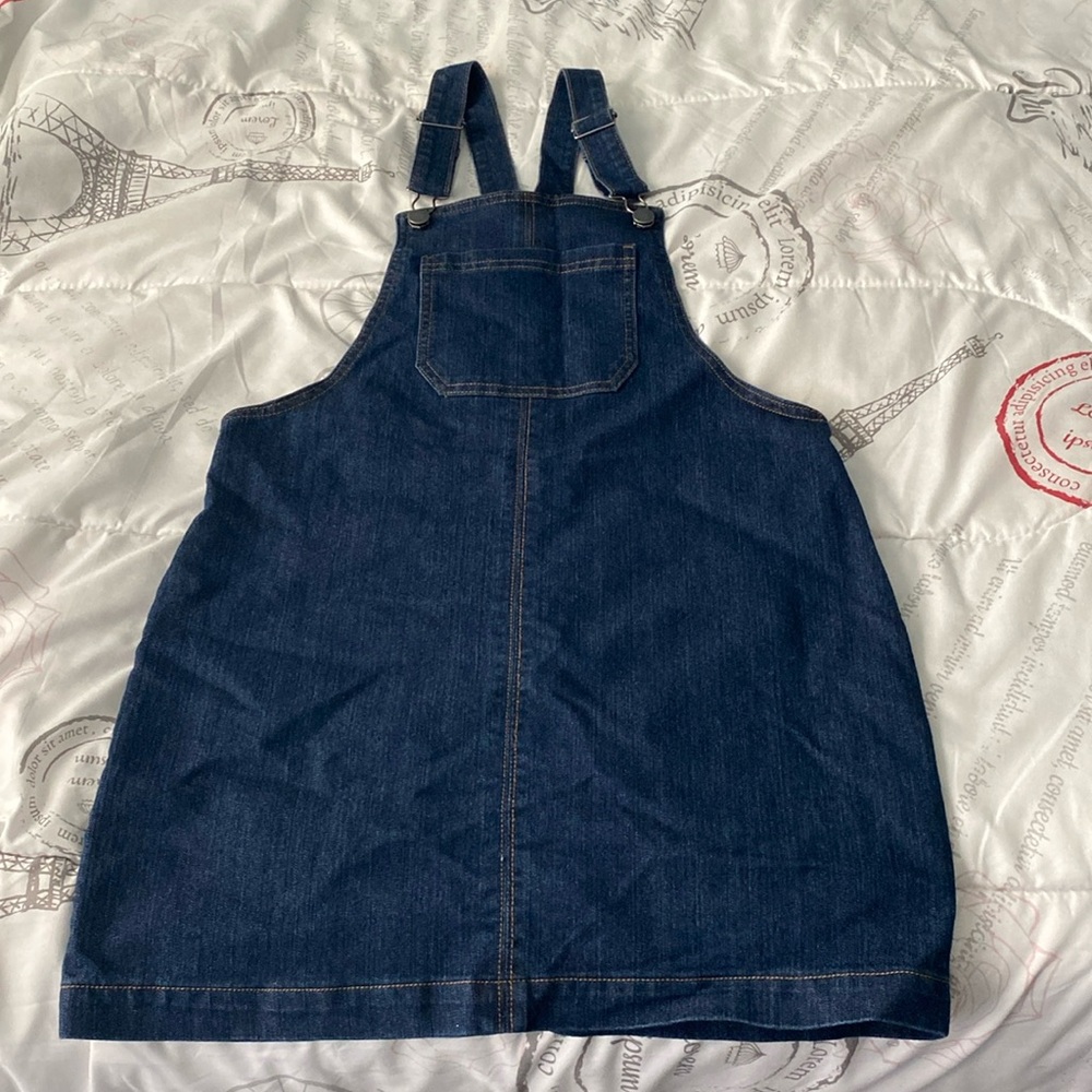 Overall dress size XS.
